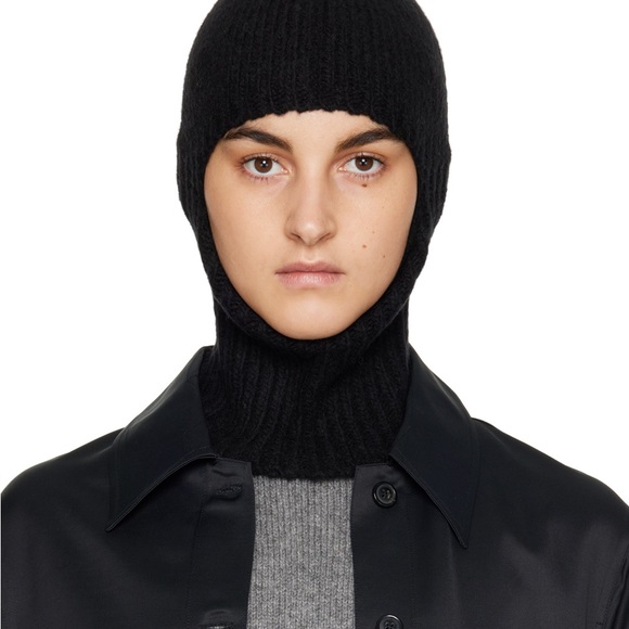 OUR LEGACY KNITTED BALACLAVA
Black Chunky Merino - Picture 3 of 9
